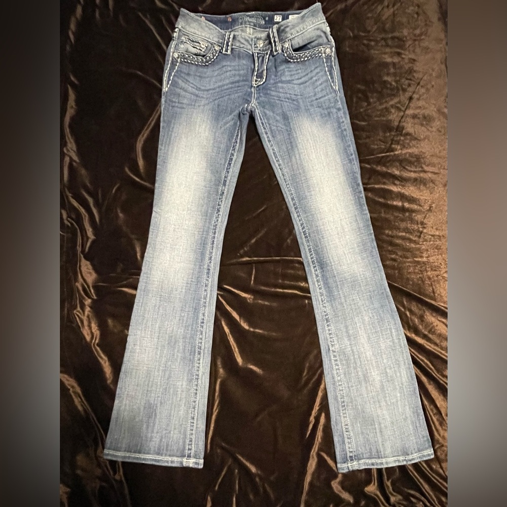 Miss Me Mid-Rise Boot Cut Jeans Size 27 Excellent condition.